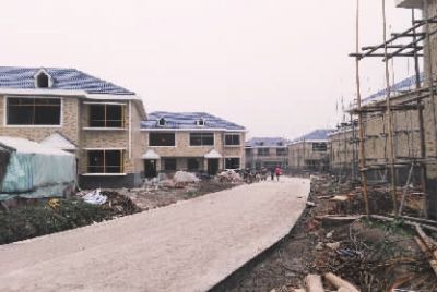 建設(shè)中的江洲墟場安置小區(qū)。